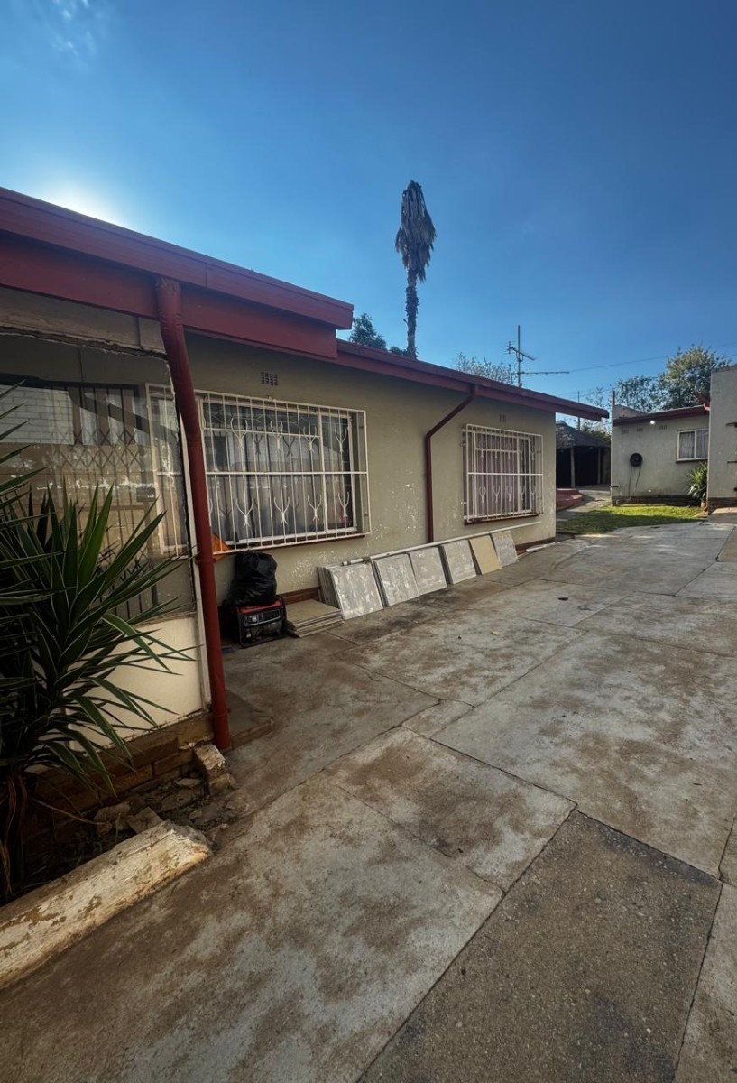 Charming Family Home in Roodepoort