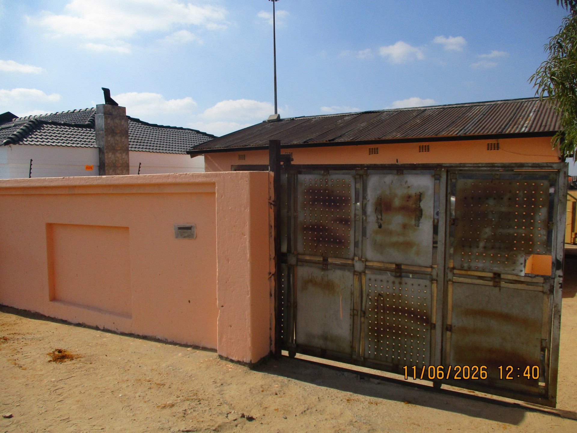 House For Sale in Tembisa