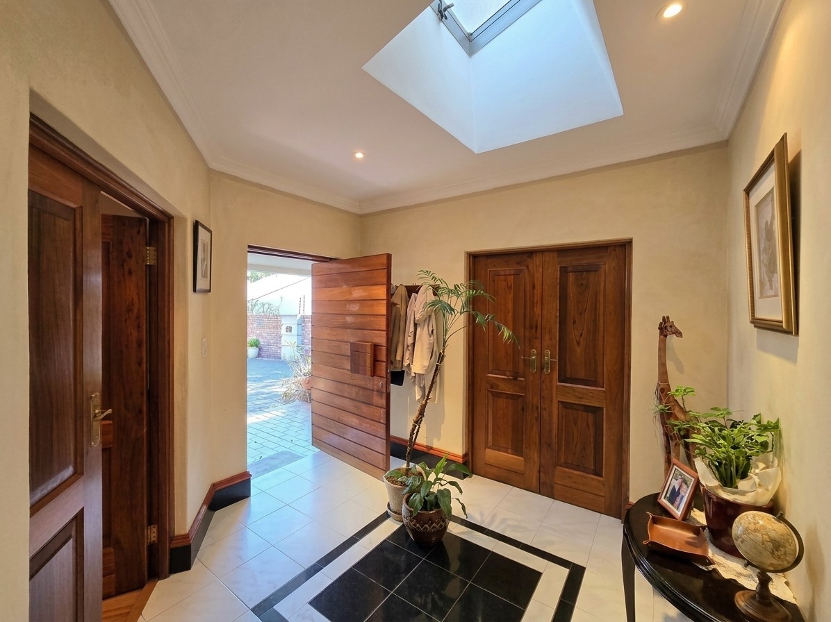 Charming Family Home In Lovely Surrounds With Versatile Cottage