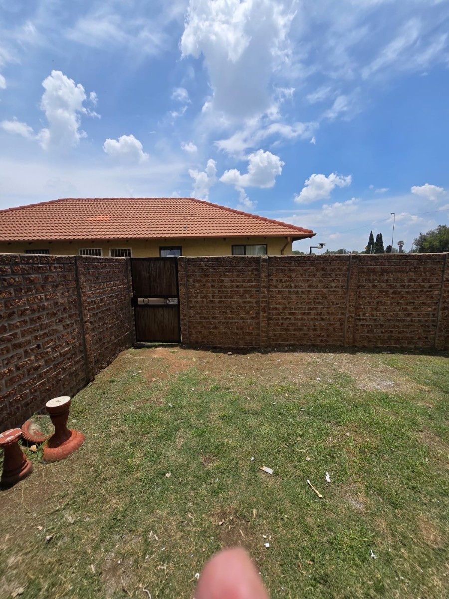 Apartment To Rent in Parkrand, Boksburg