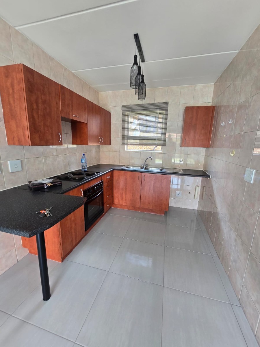 Apartment To Rent in Parkrand, Boksburg