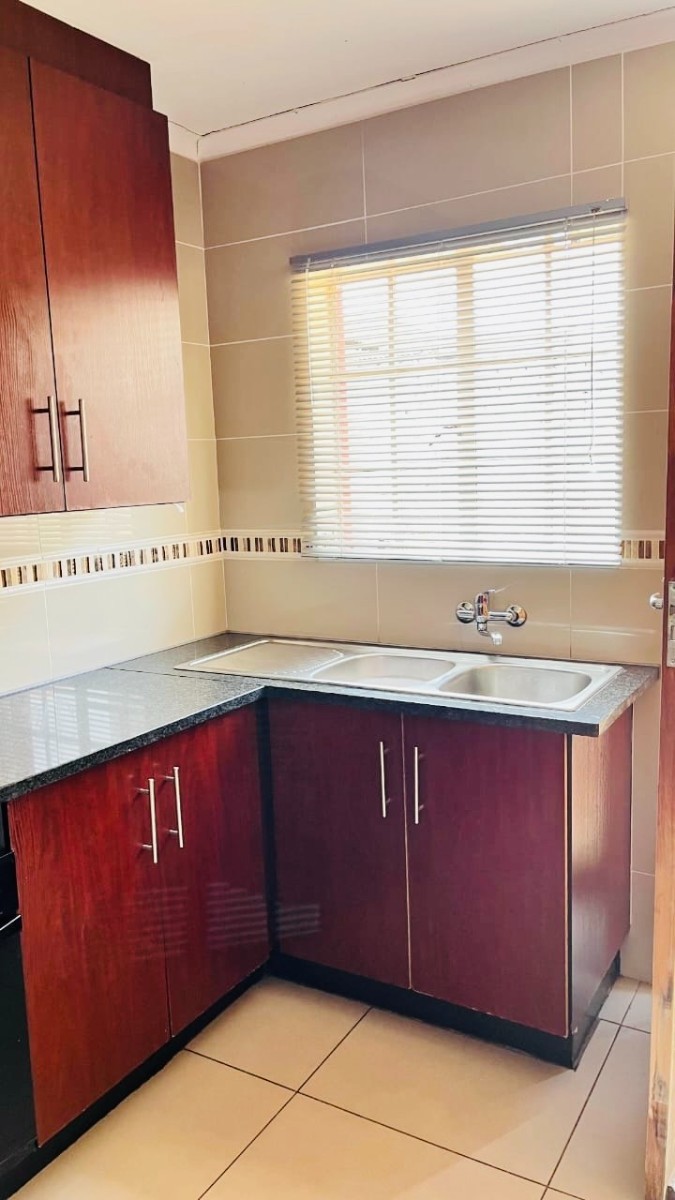 3 Bedroom House For Sale in Magaliesberg Country Estate, Amandasig, Akasia