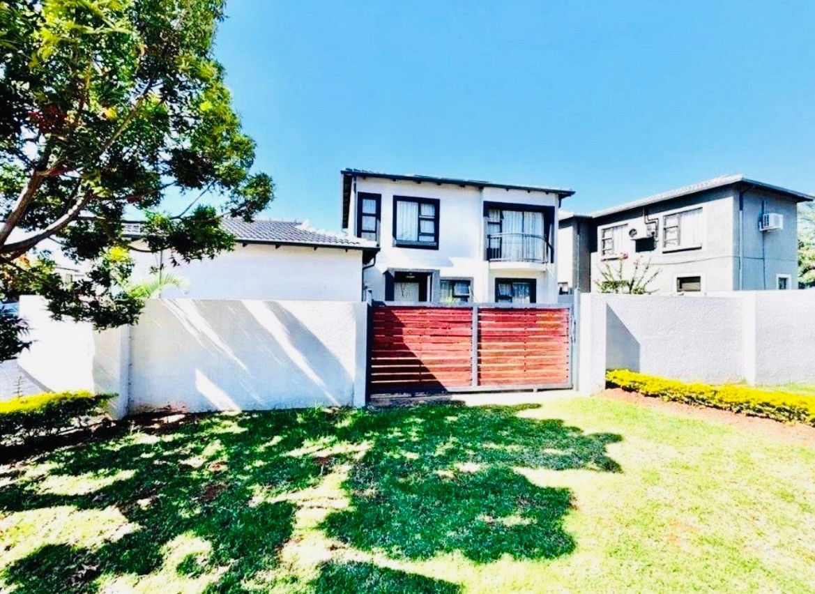 3 Bedroom House For Sale in Magaliesberg Country Estate, Amandasig, Akasia