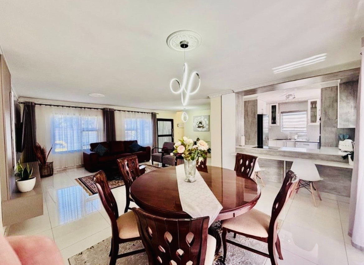 3 Bedroom House For Sale in Magaliesberg Country Estate, Amandasig, Akasia