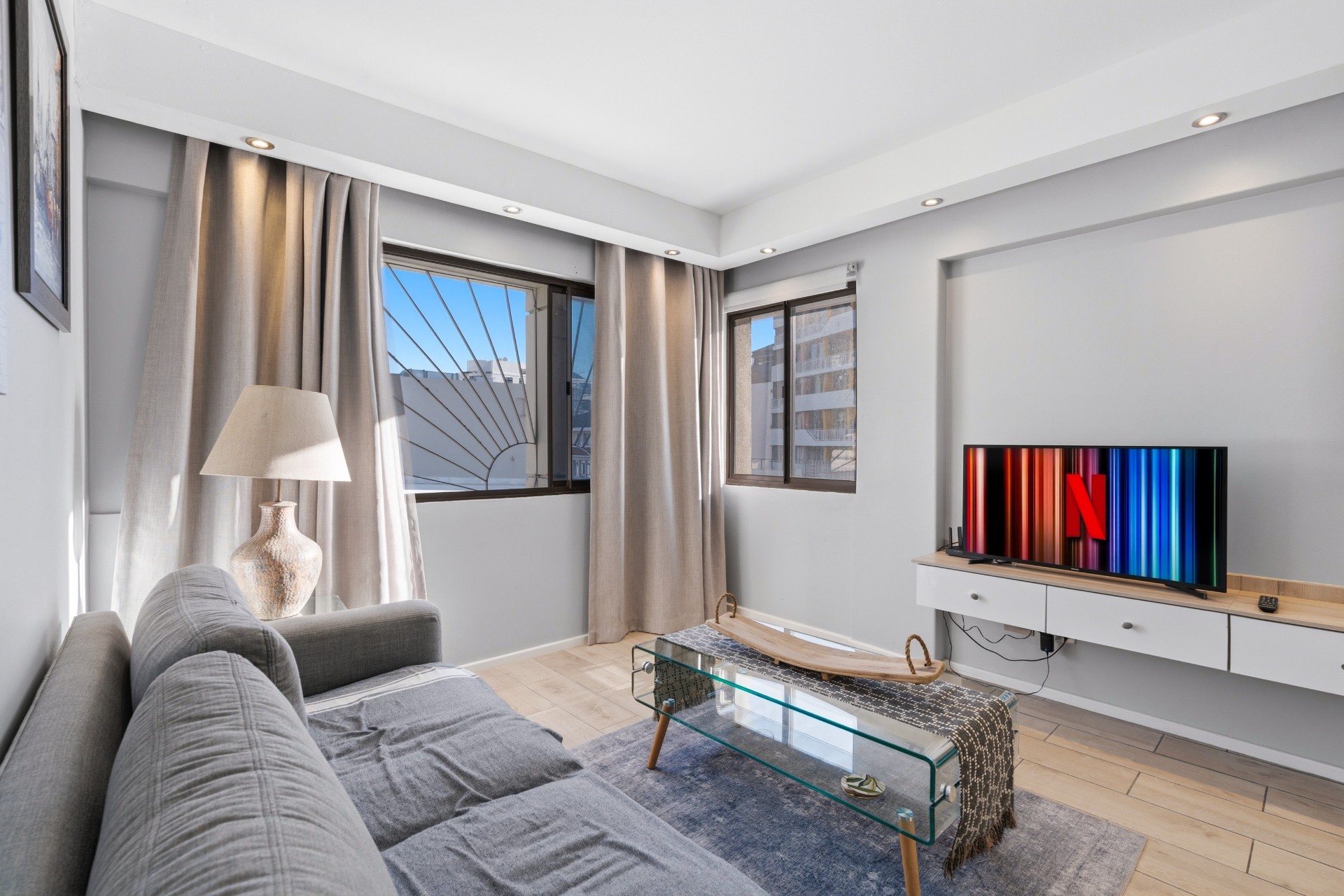 Modern 1 Bedroom Apartment in the Heart of Sea Point
