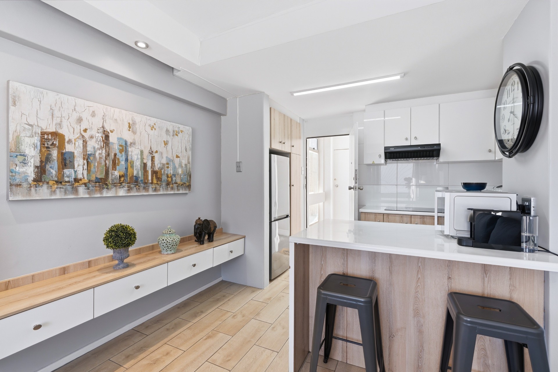 Modern 1 Bedroom Apartment in the Heart of Sea Point