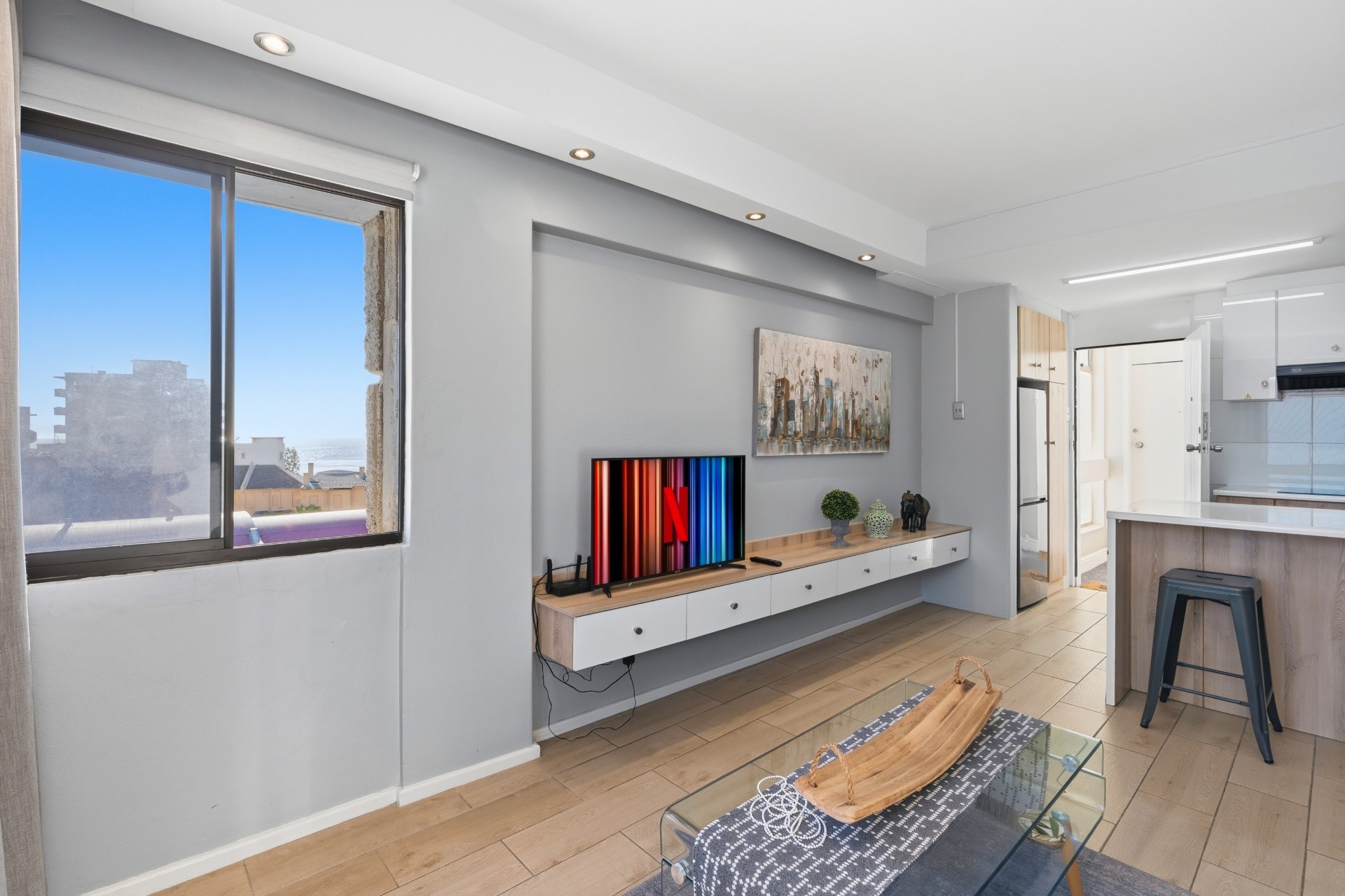 Modern 1 Bedroom Apartment in the Heart of Sea Point