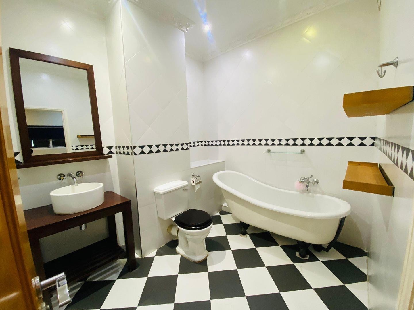 Apartment To Rent in Essenwood Durban KwaZulu Natal