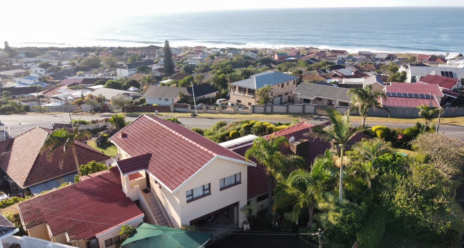 Exceptional Coastal Property with Sea Views - Fully Furnished Home and Income-Generating Flatlets