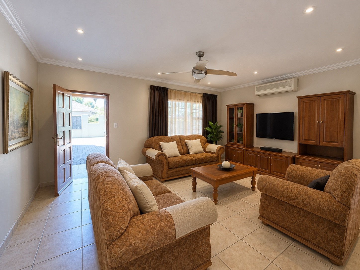 Spacious 3-Bedroom Family Home with Jacuzzi in Secure Complex