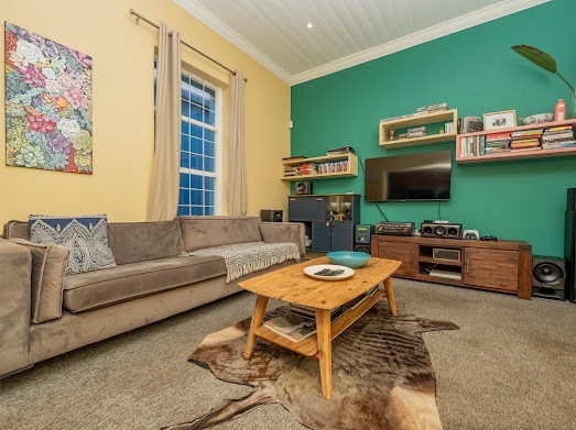 Beautiful free-Standing Character Home in the Heart of Observatory