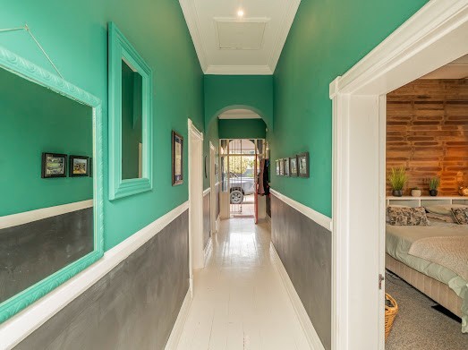 Beautiful free-Standing Character Home in the Heart of Observatory