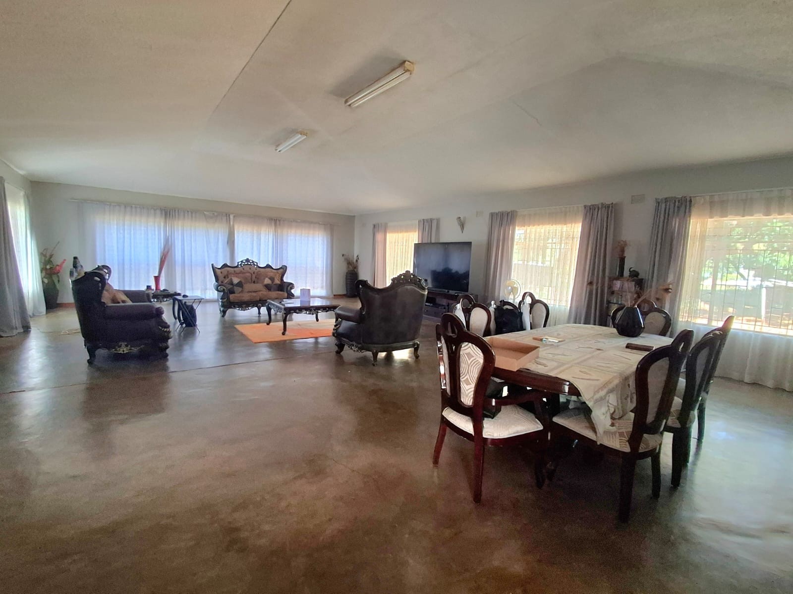 Small Holding with rental potential, White River