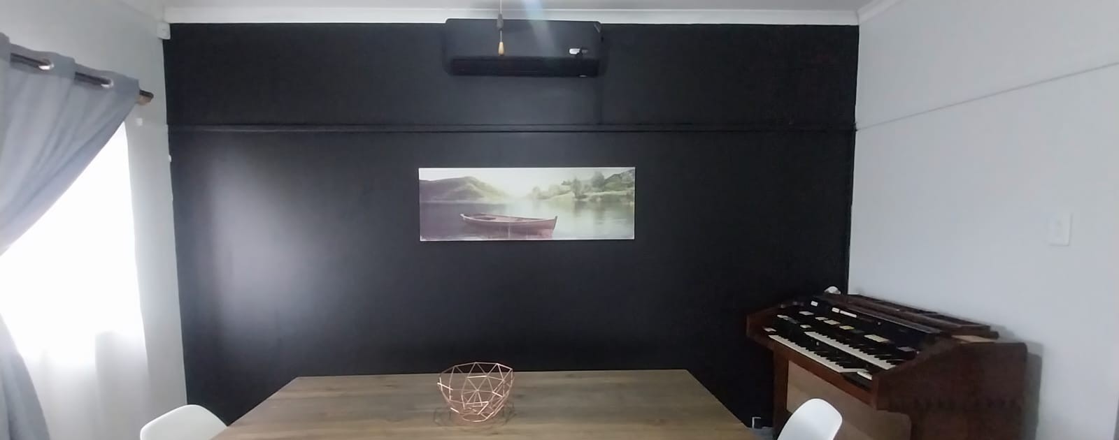 Beautiful family home with income-generating flat in the sought-after suburb of Cassandra.