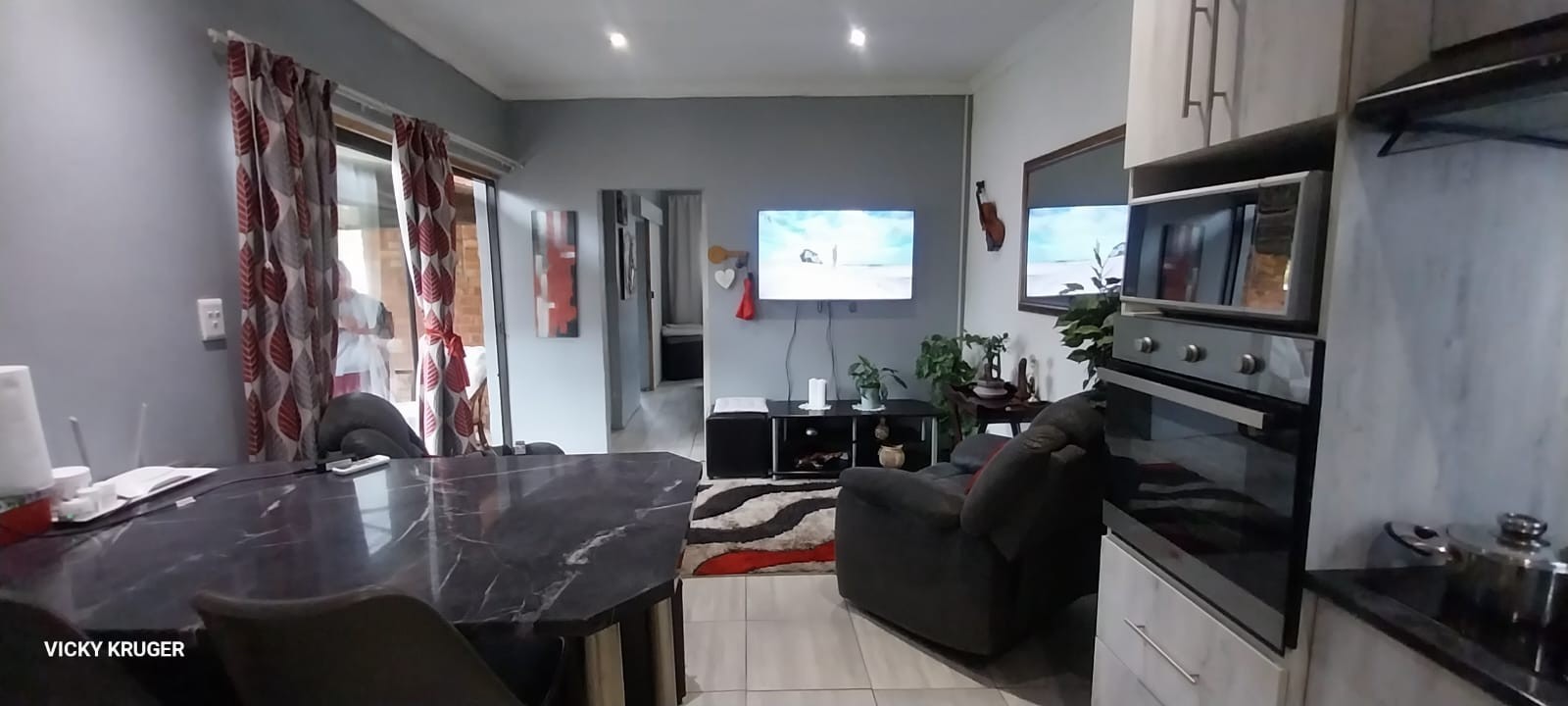 A Place to Hang Your Heart: Impeccable Family Living with Premium Flatlet in Cassandra, Kimberley