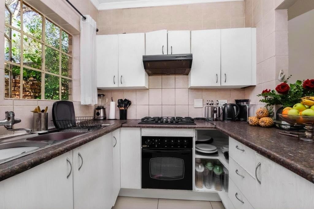 TOWNHOUSE FOR SALE IN BELLAIRSPARK-NORTHRIDING