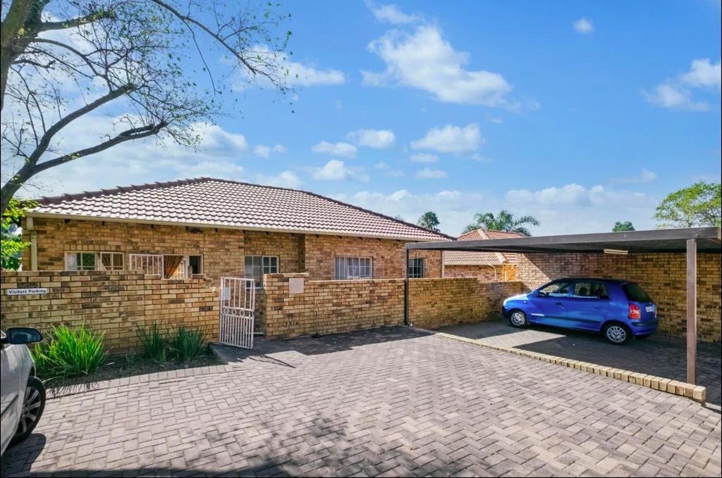 TOWNHOUSE FOR SALE IN BELLAIRSPARK-NORTHRIDING