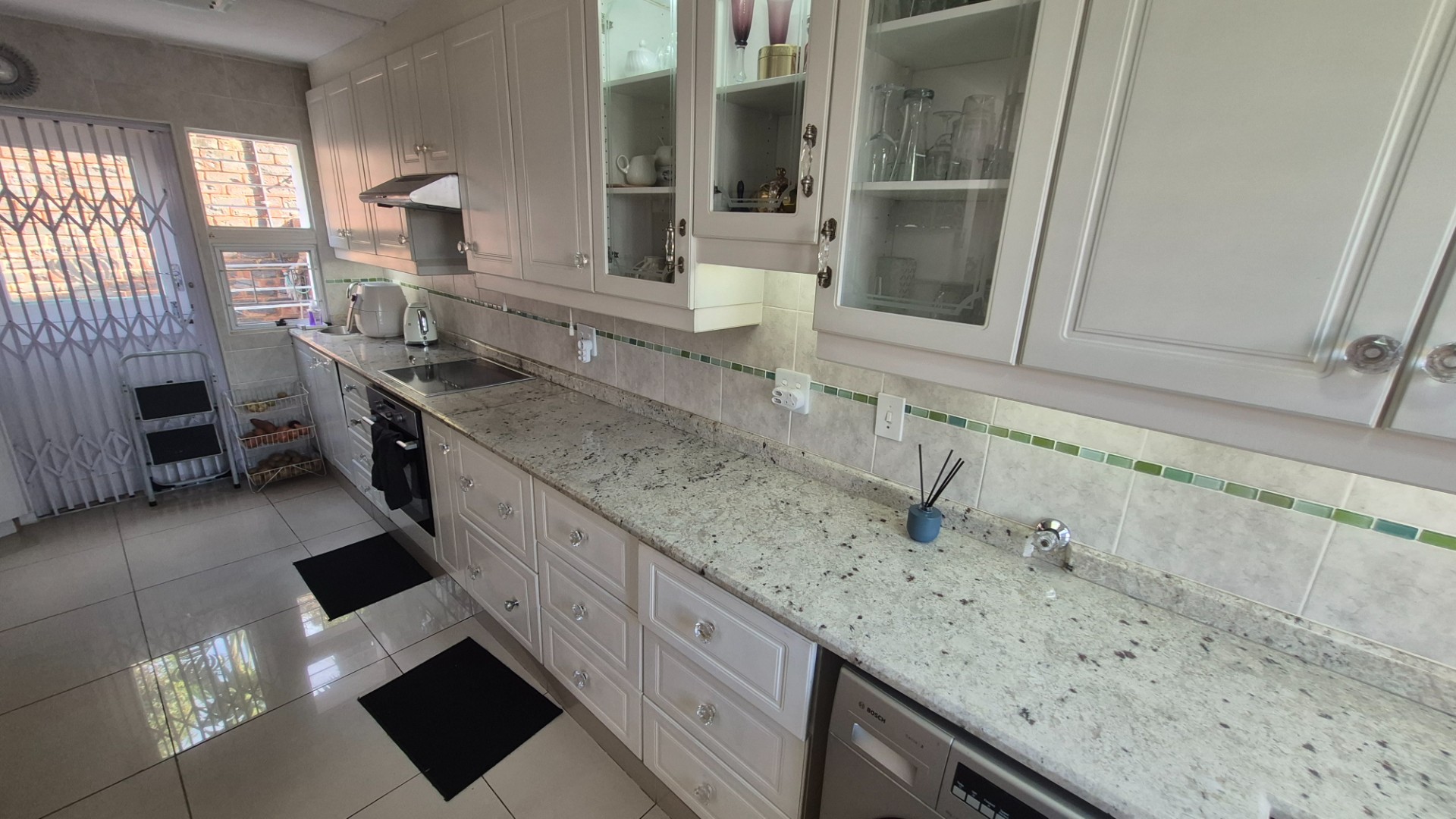 Stunning Coastal Complex For Sale in Amanzimtoti, KwaZulu Natal