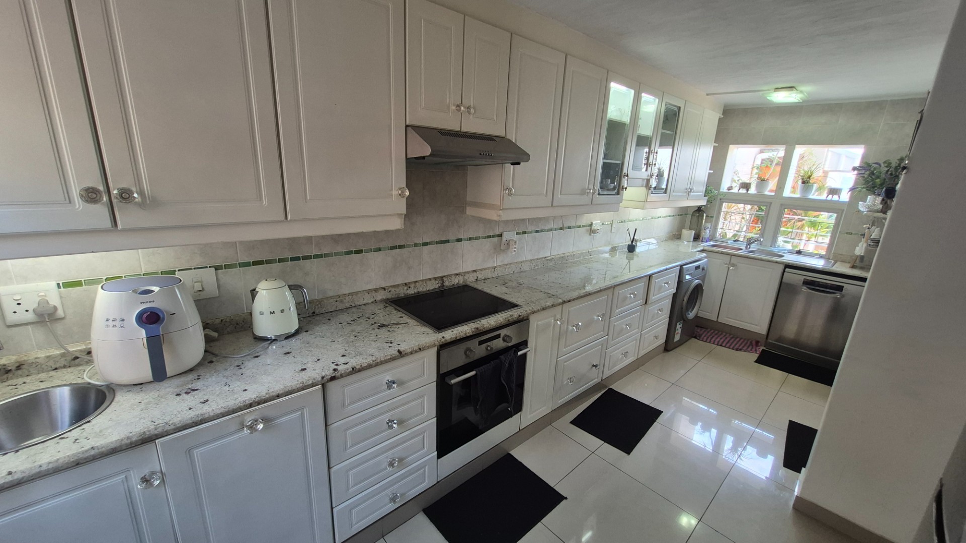 Stunning Coastal Complex For Sale in Amanzimtoti, KwaZulu Natal