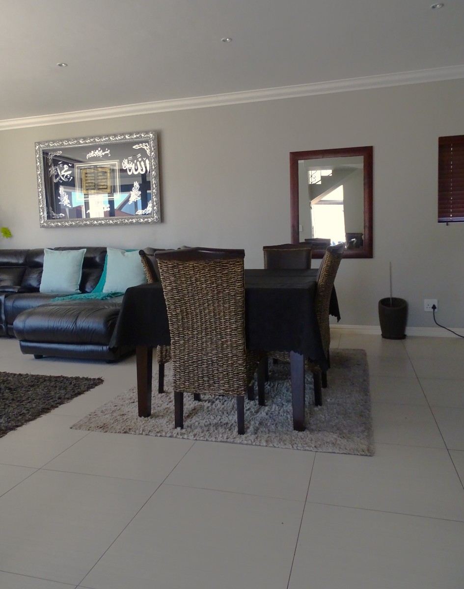 Spacious Family Living with Pool and partial Sea Views