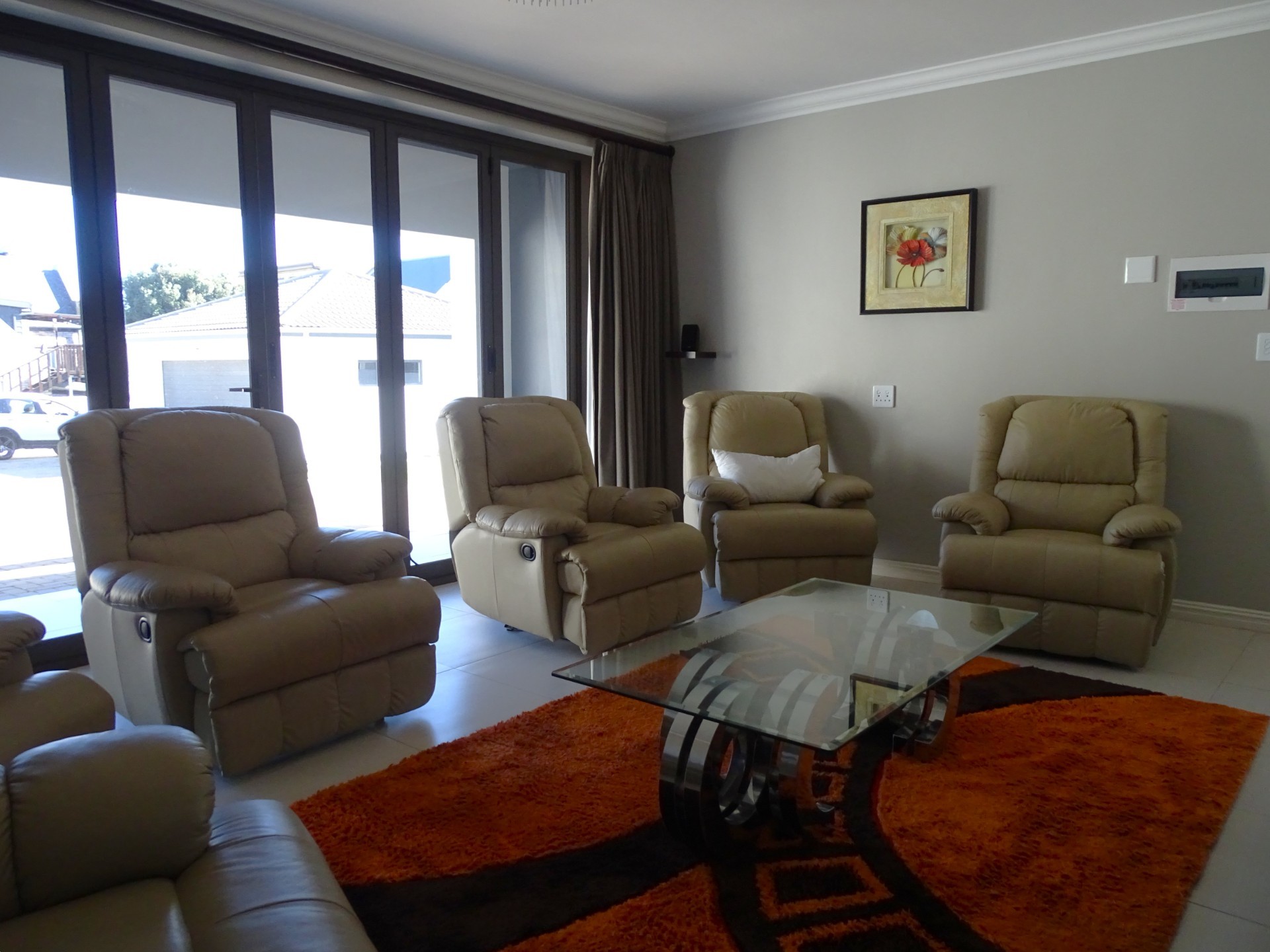 Spacious Family Living with Pool and partial Sea Views