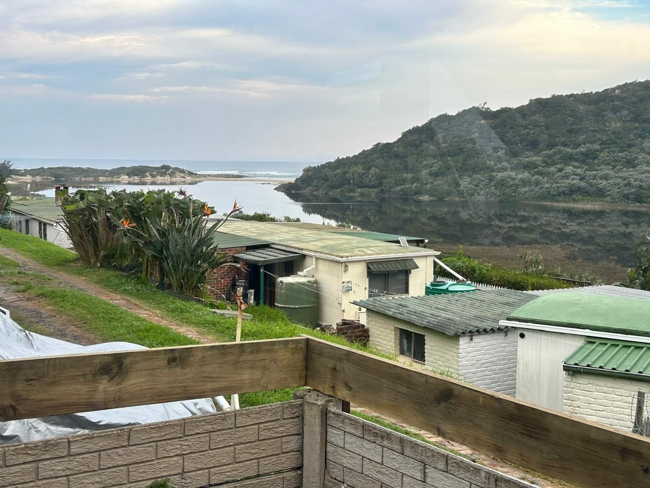 SIMPLISTIC COASTAL LIFESTYLE YOU DESERVE - GLEN EDEN!