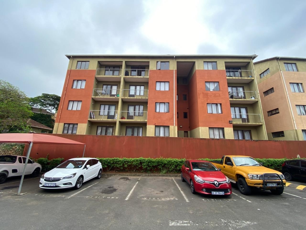Apartment For Sale in Montclair, Durban, KwaZulu Natal