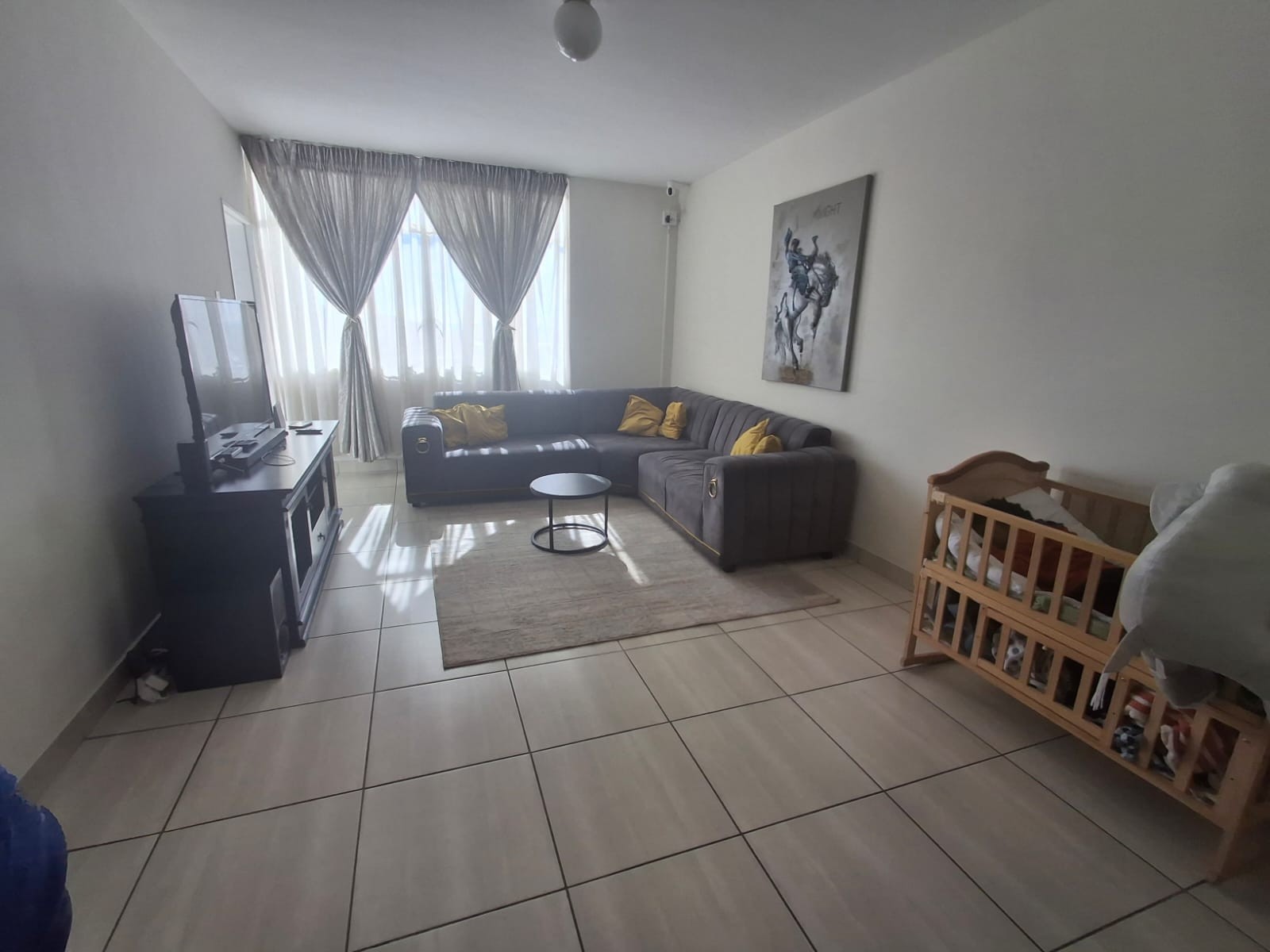 Neat apartment in exceptional complex in Bedford Gardens