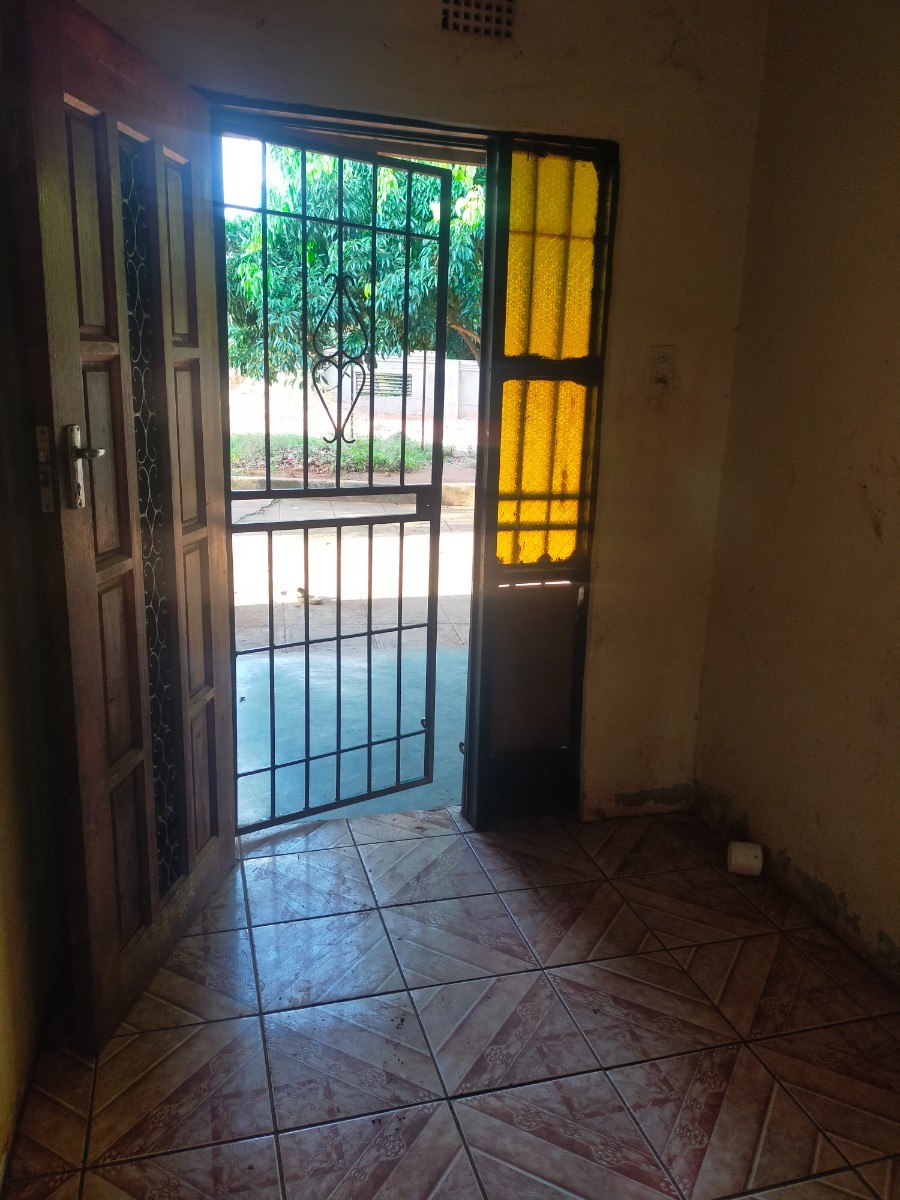 House For Sale in Tshisaulu, Thohoyandou Rural