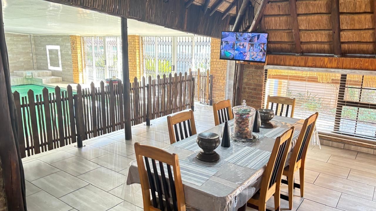 House for sale in Vaalpark, Sasolburg, 483 m²