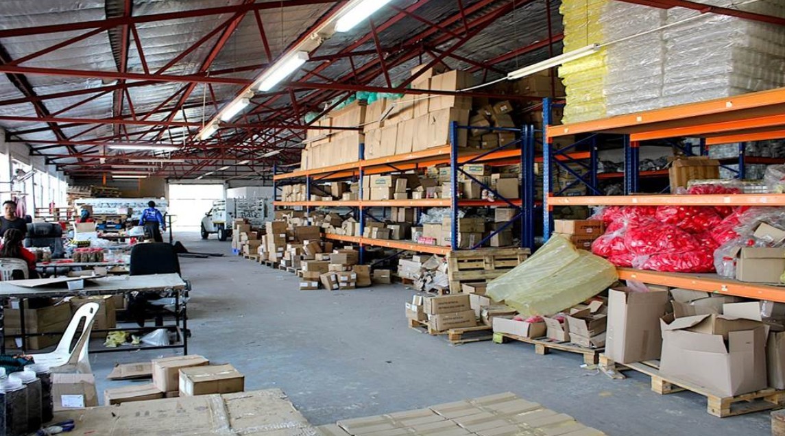Warehouse for rent in Pinetown Central, Pinetown, KwaZulu Natal, 1061 m²