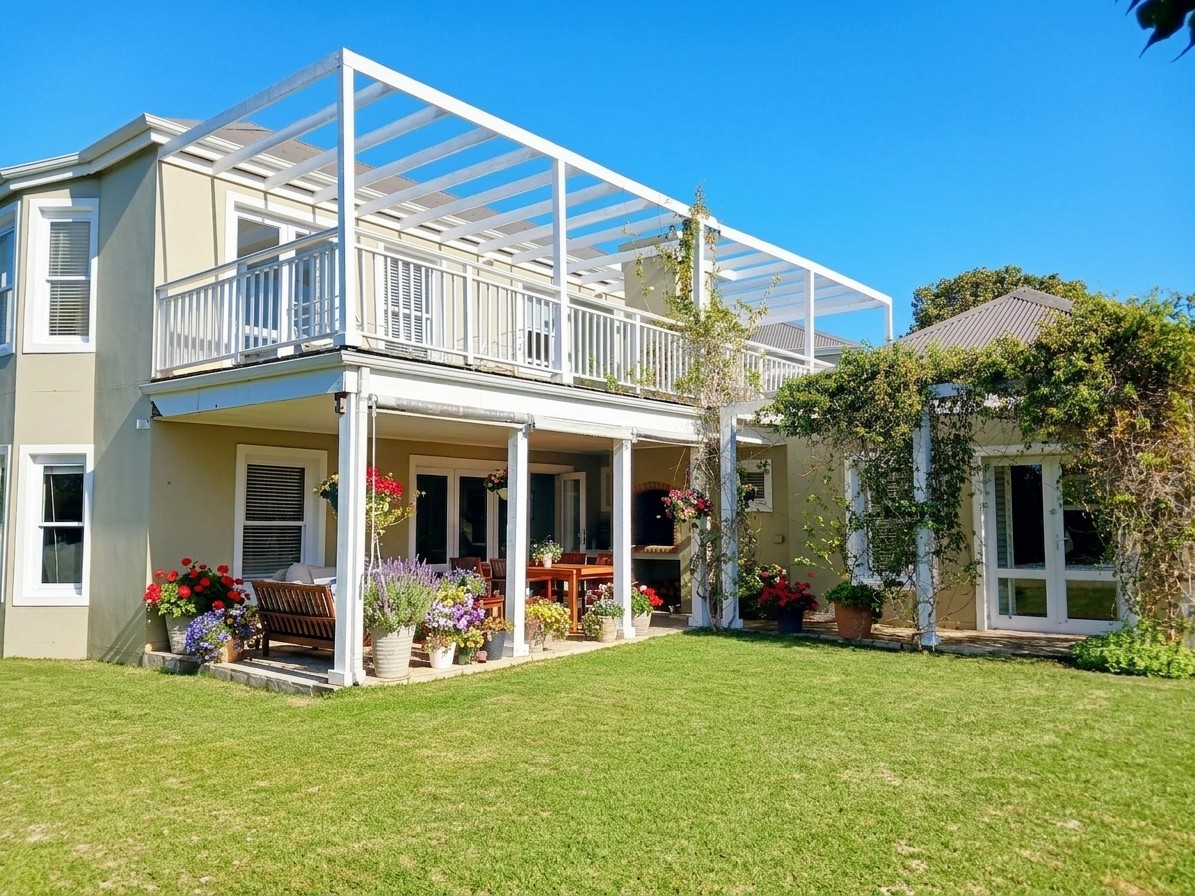 House To Rent For December in Thesen Islands, Knysna