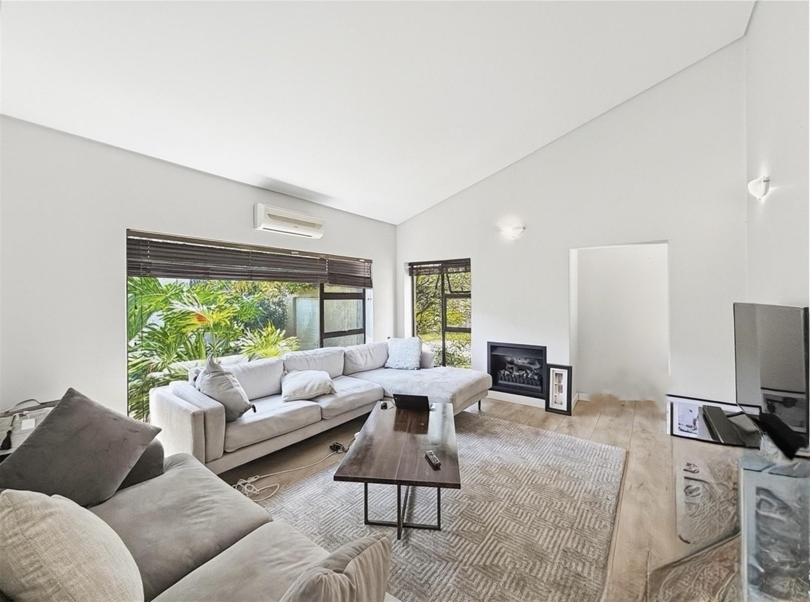 Cosy Newly Renovated 3 Bedroom in Dainfern Golf Estate