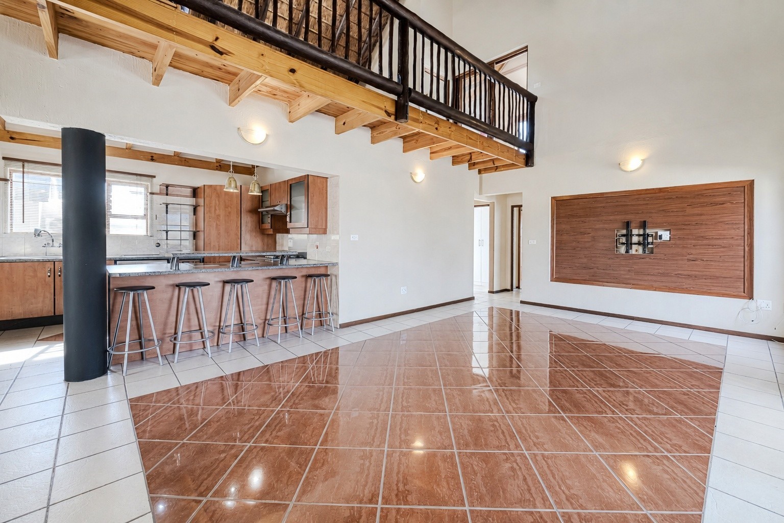 Northcliff Gem I 4 Bedrooms, Flatlet, Jacuzzi I Permanent Nature Views