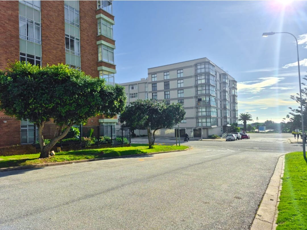 Apartment For Sale in Humewood, Port Elizabeth