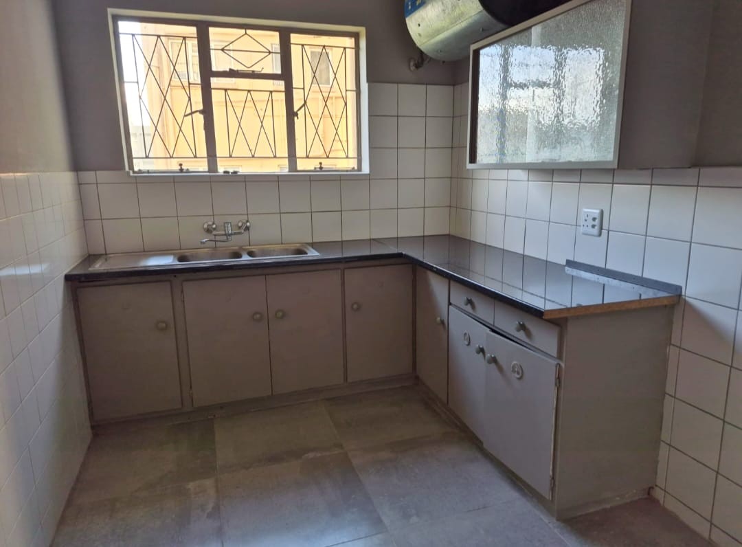 Apartment For Sale in Humewood, Port Elizabeth
