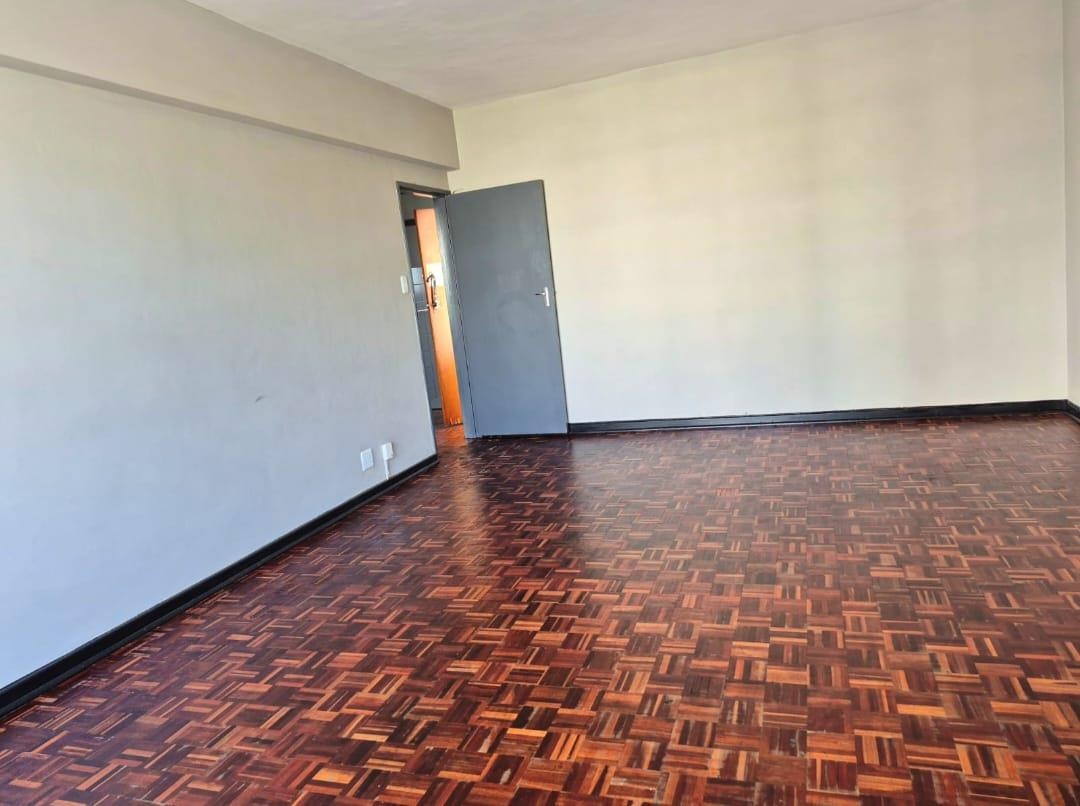 Apartment For Sale in Humewood, Port Elizabeth