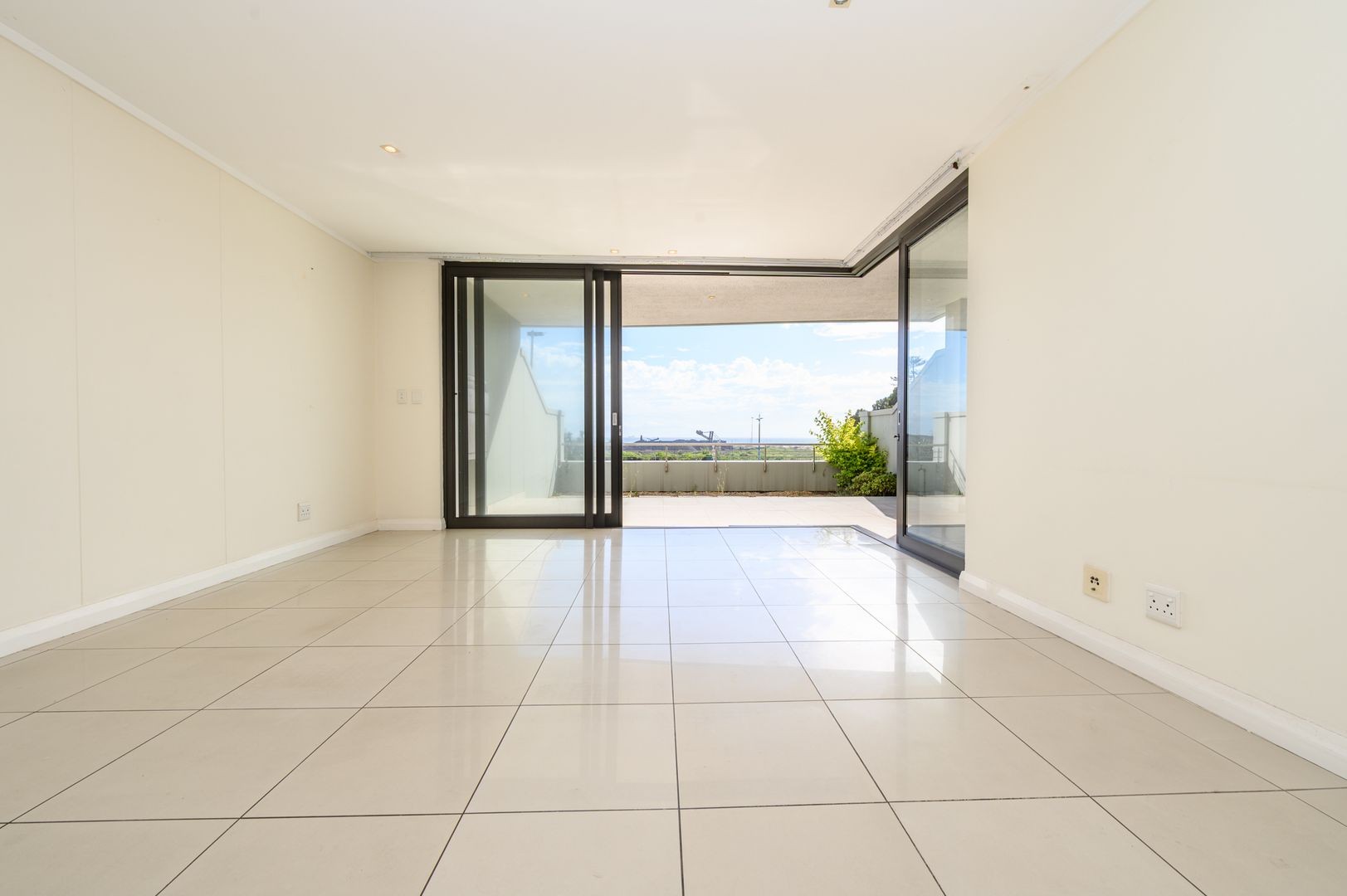 Apartment For Sale in Humewood, Port Elizabeth