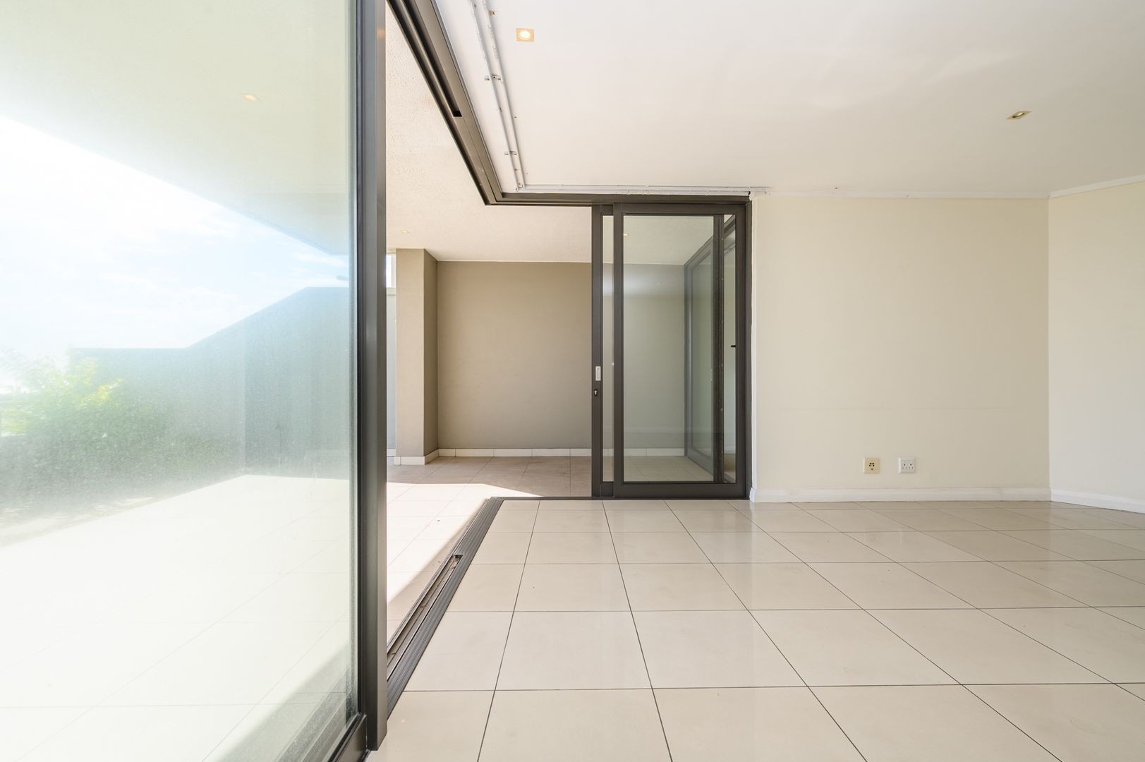 Apartment For Sale in Humewood, Port Elizabeth