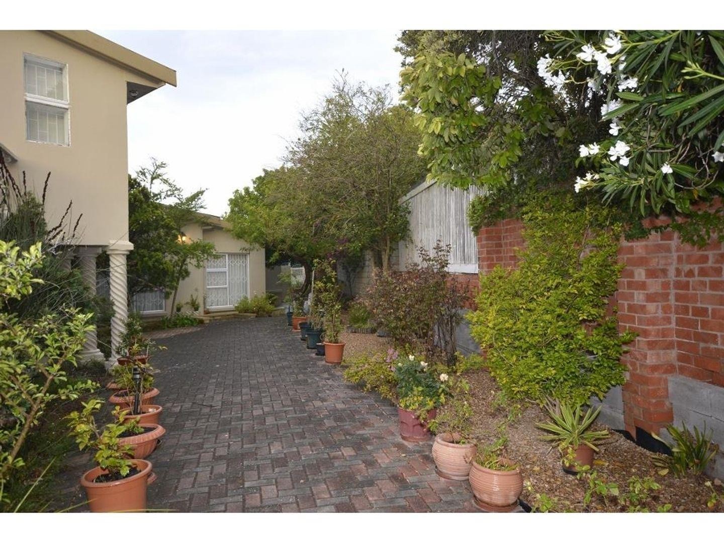 House For Sale in Humewood, Port Elizabeth