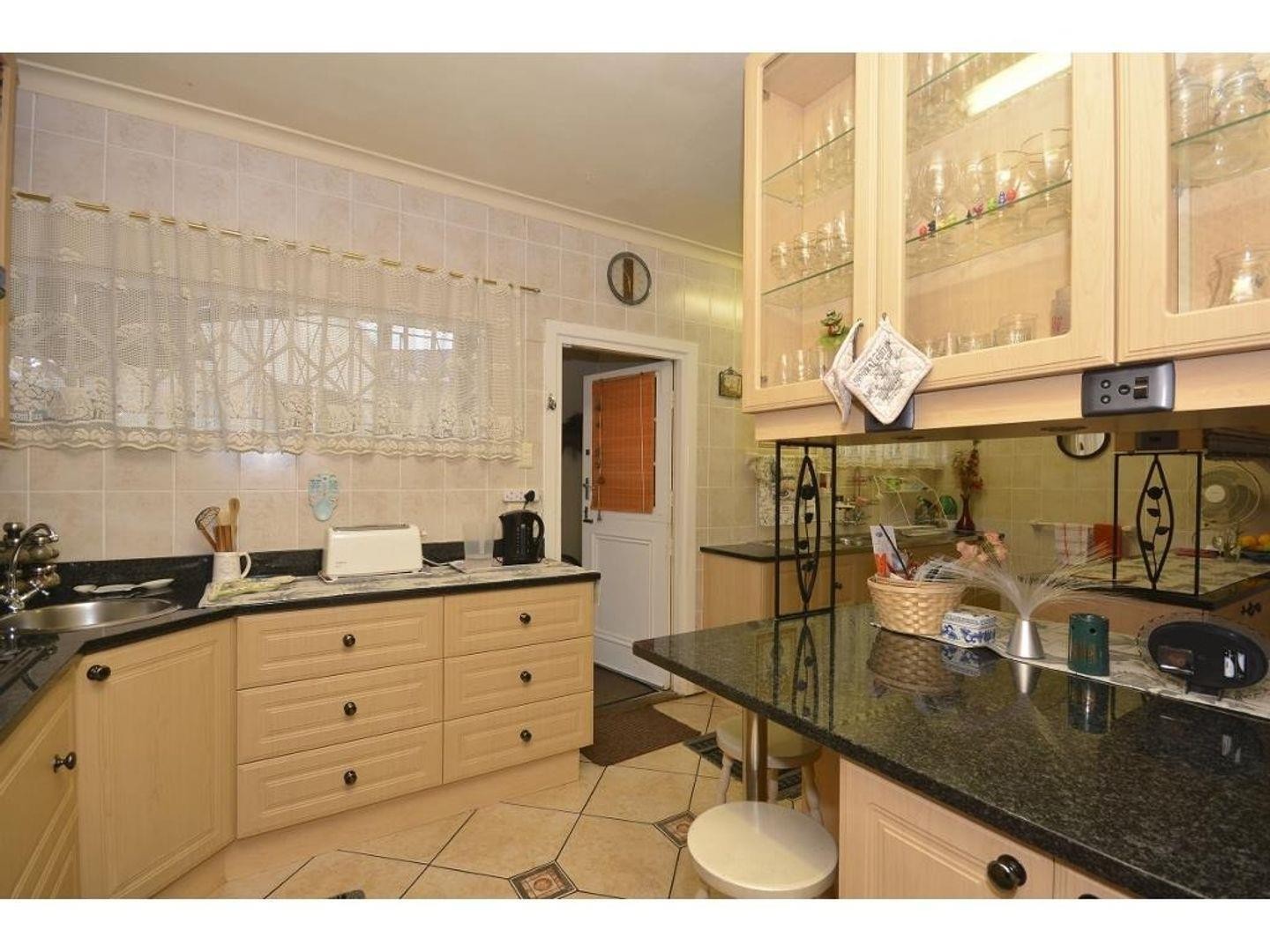 House For Sale in Humewood, Port Elizabeth