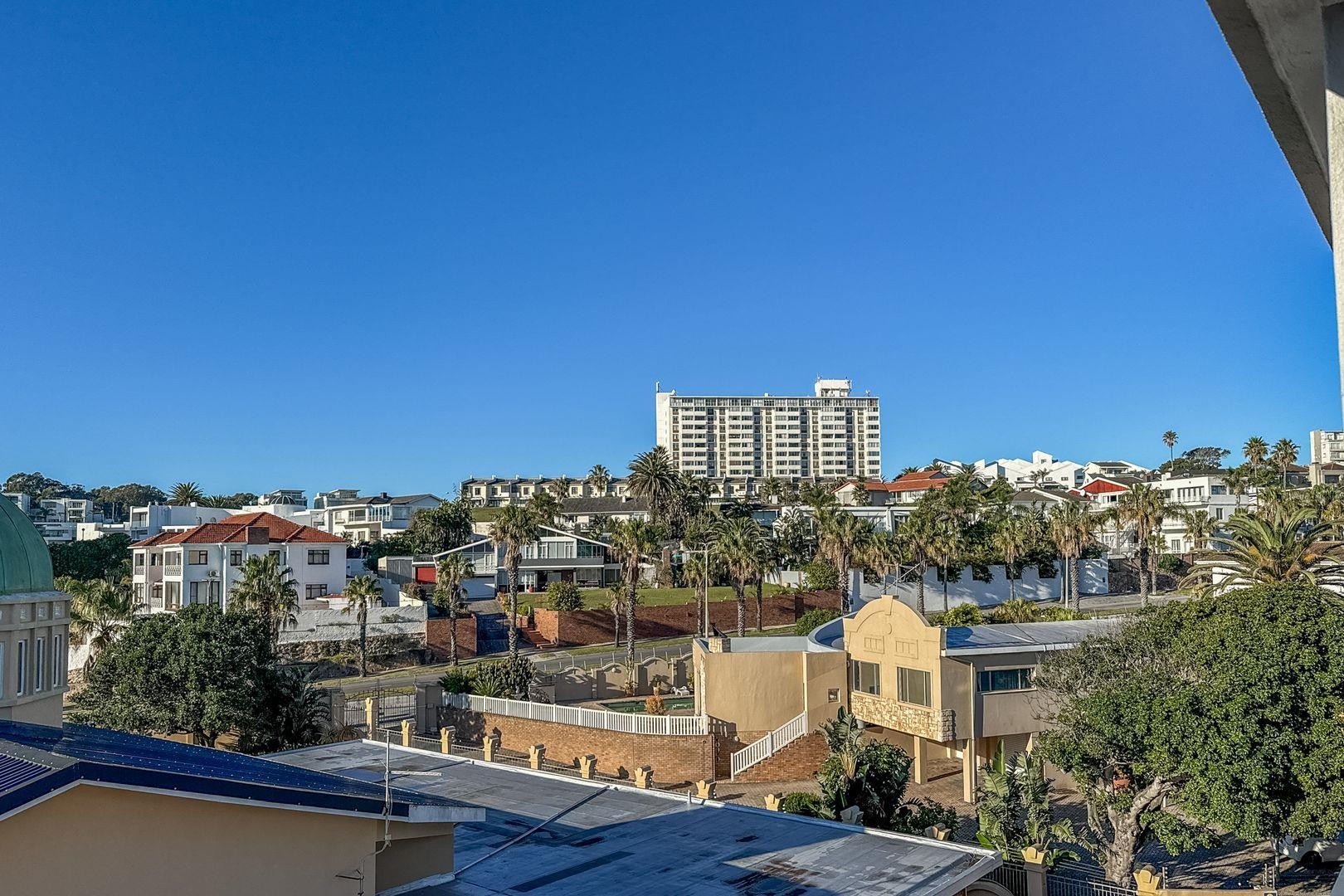 Apartment For Sale in Humewood, Port Elizabeth