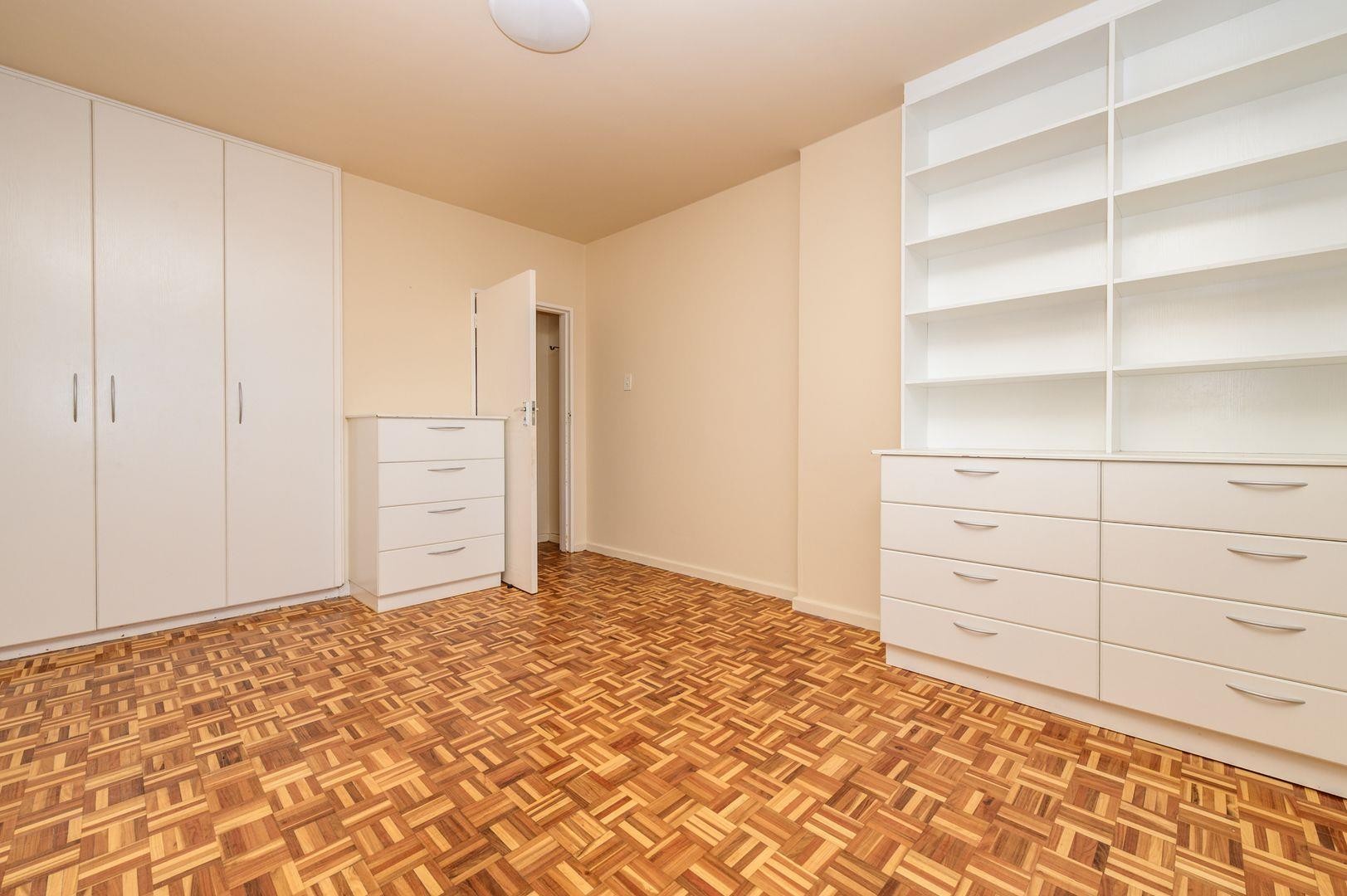 Apartment For Sale in Humewood, Port Elizabeth