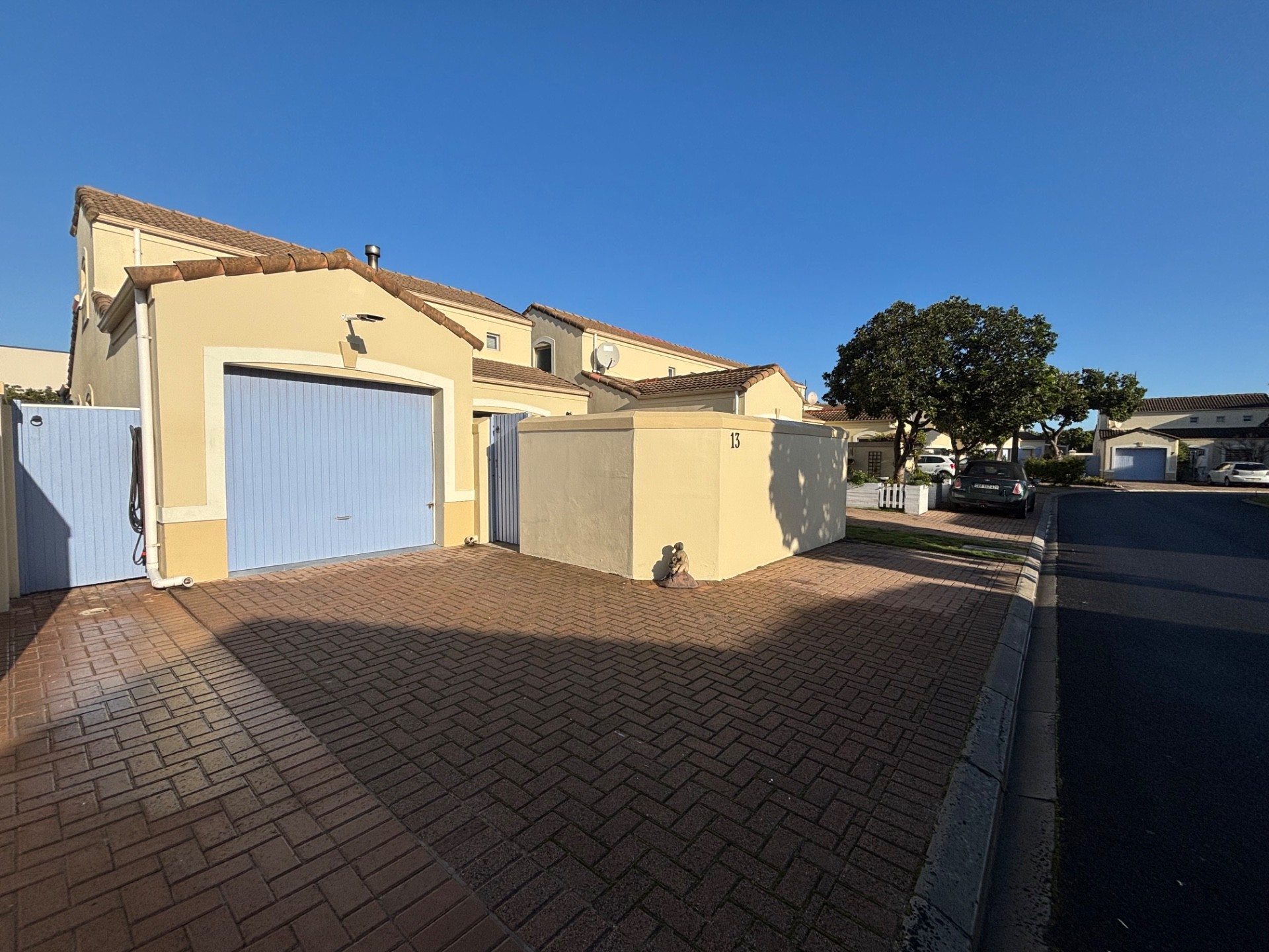Townhouse For sale, Royal Ascot, Milnerton