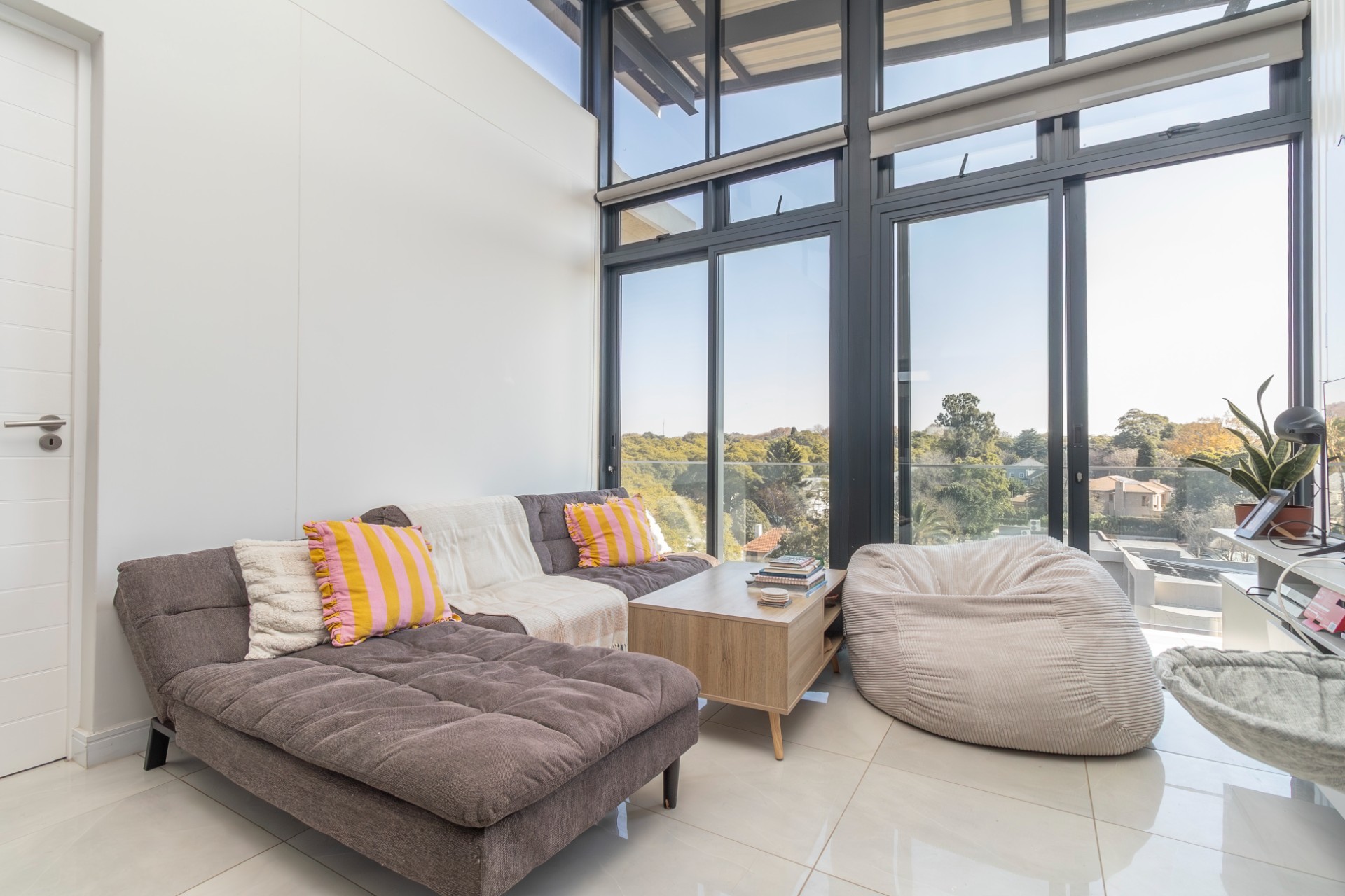 Penthouse For Sale in Houghton Estate, Johannesburg