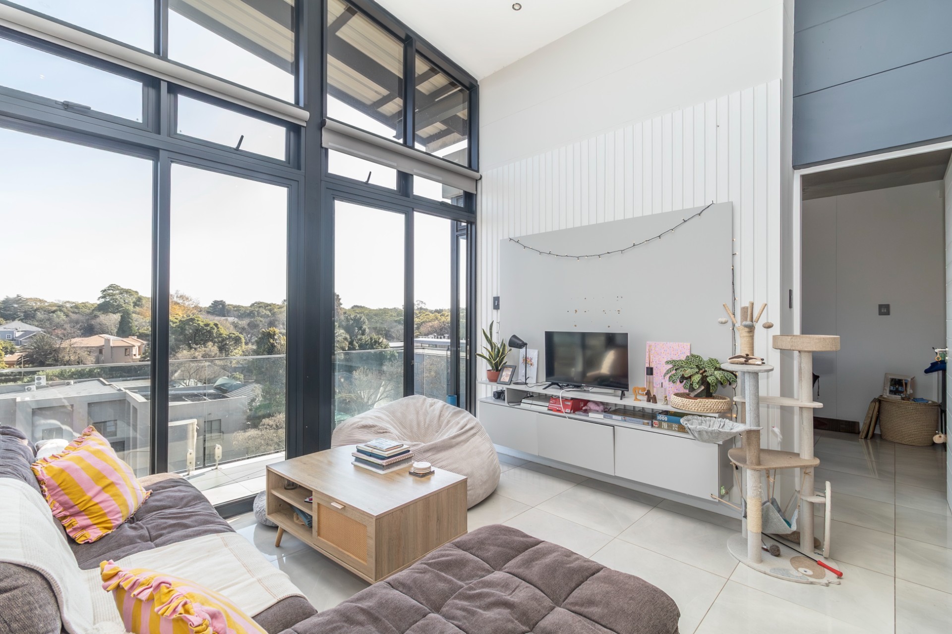 Penthouse For Sale in Houghton Estate, Johannesburg