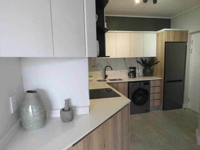 Apartment For Sale in Waterfall, Midrand