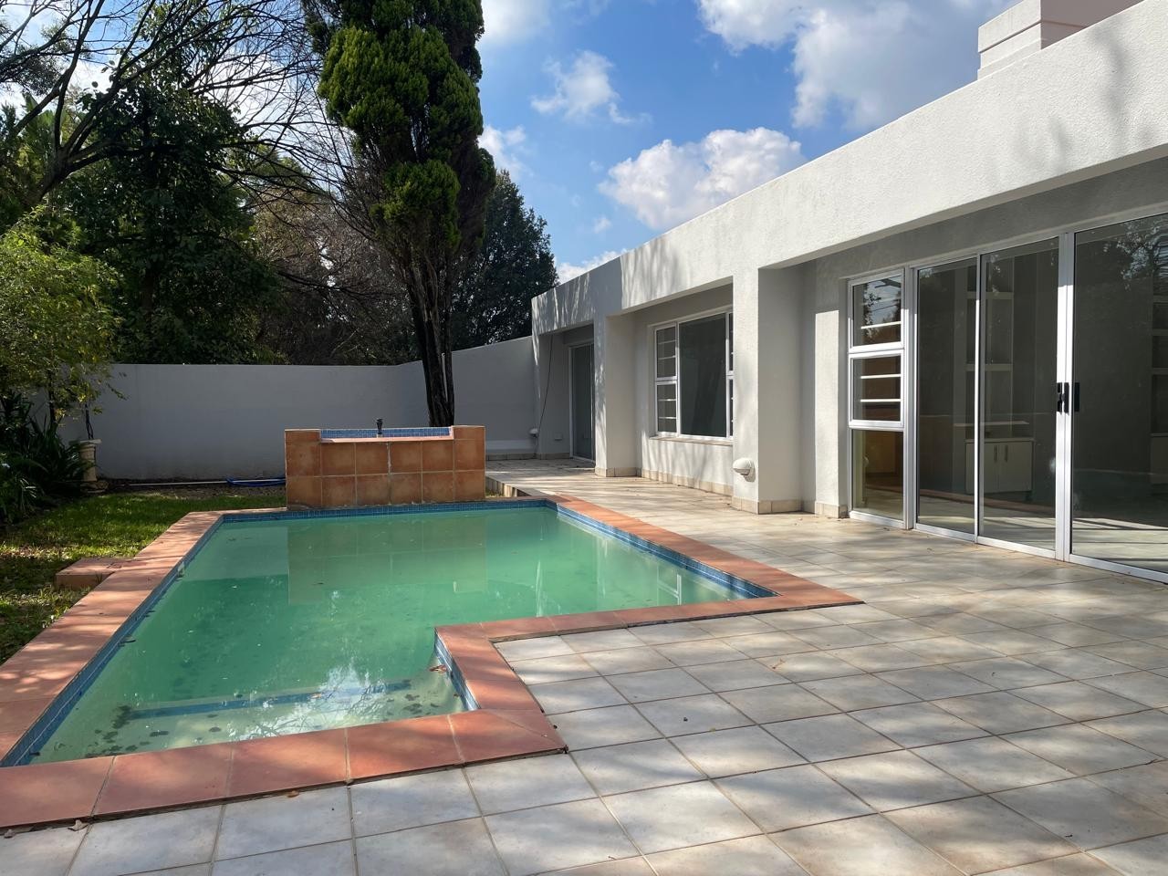 9 Bedroomed Versatile Home