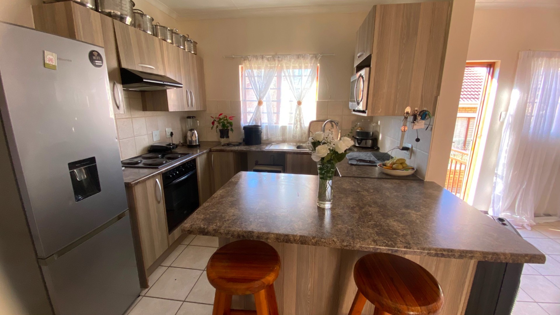 Two Bedroom Pet Friendly Townhouse with a Private Garden