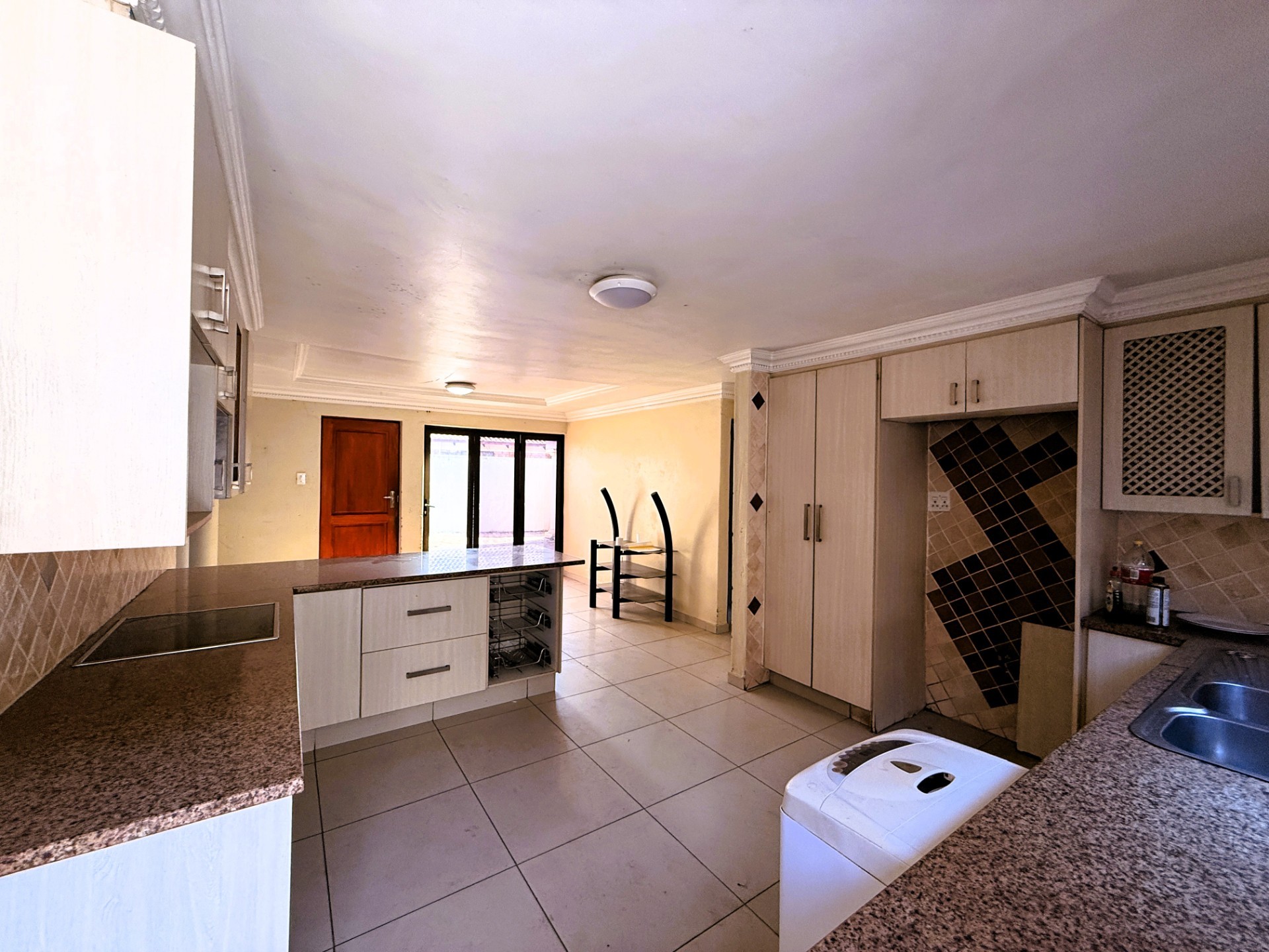 Spacious 4 Bedroom Family Home with 2 Garages in Mamelodi East 5